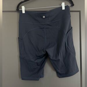 Lululemon 10’ biker shorts w/ pockets!